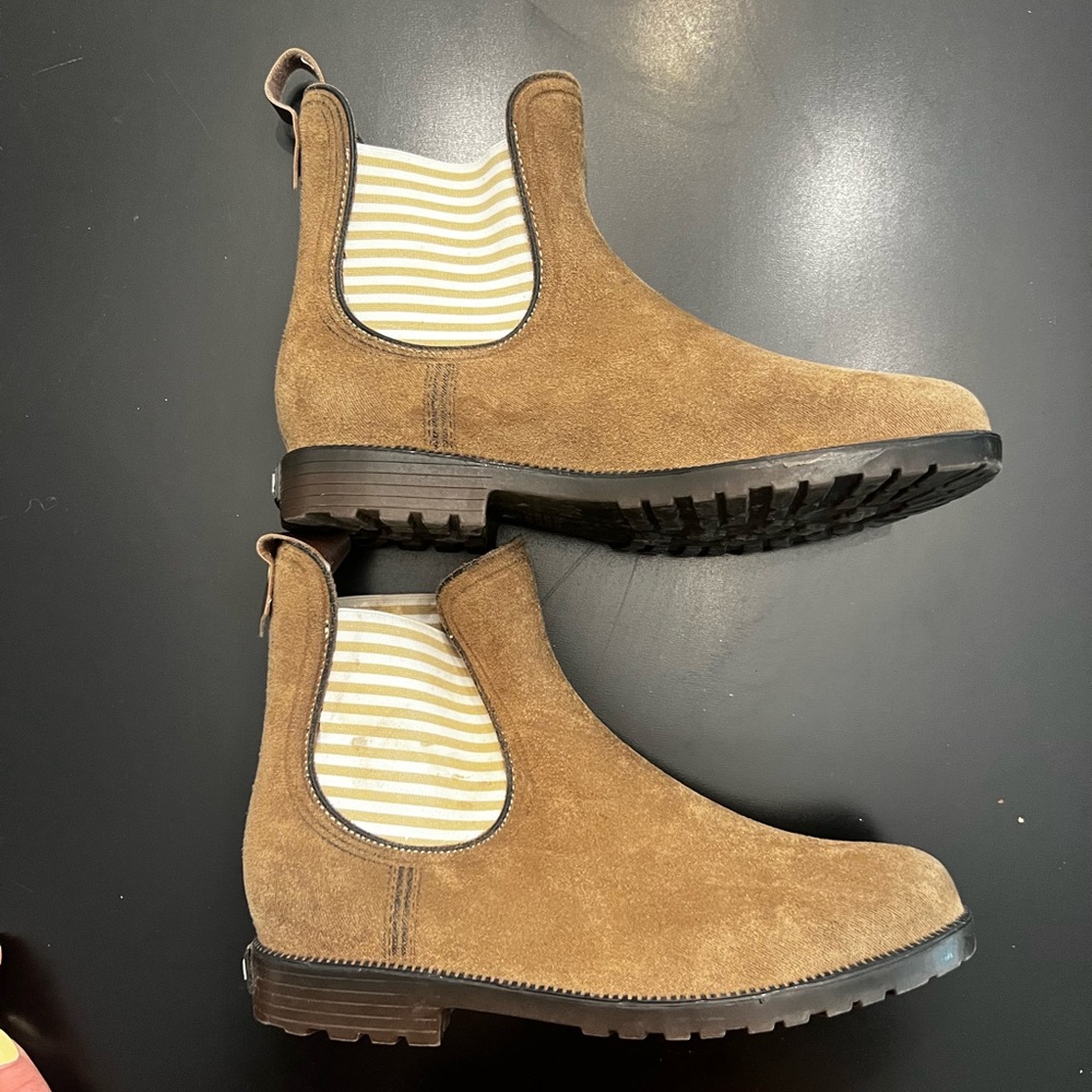 Charleston Shoe Co brown Chelsea rain boots